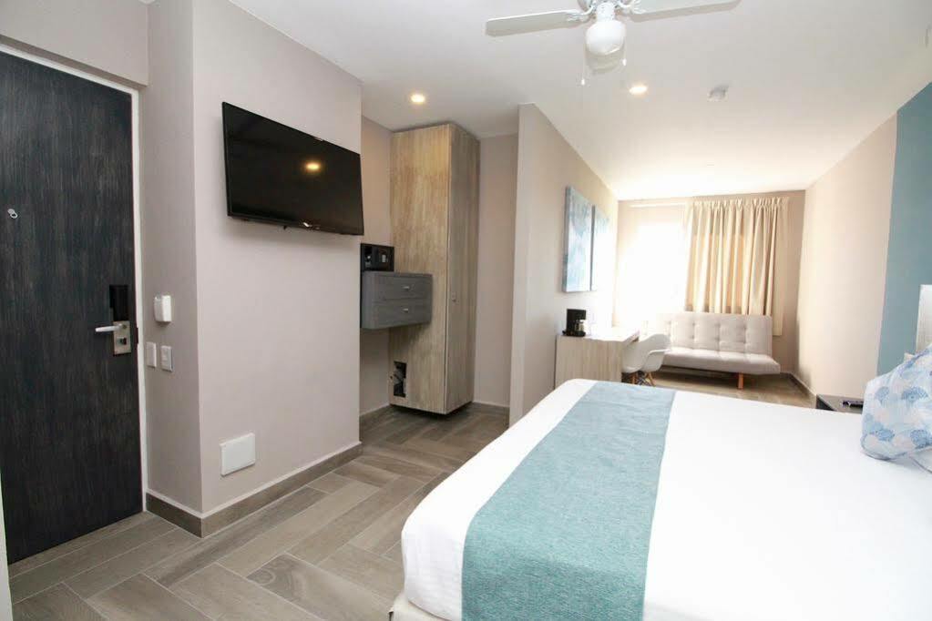 Bfh Attraction Deluxe Hotel Playa del Carmen Kültér fotó