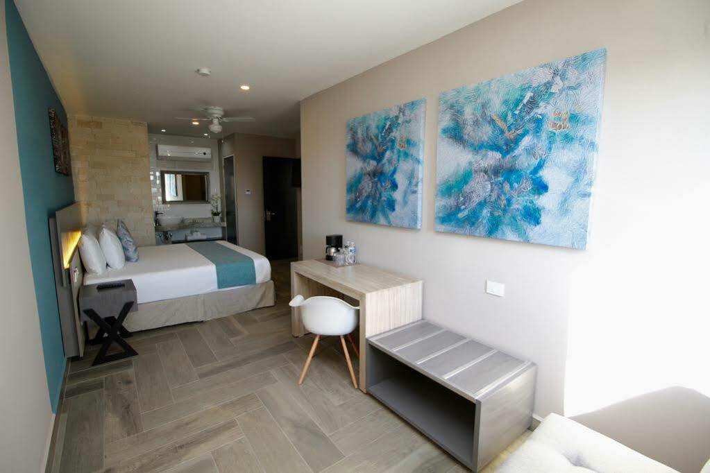 Bfh Attraction Deluxe Hotel Playa del Carmen Kültér fotó