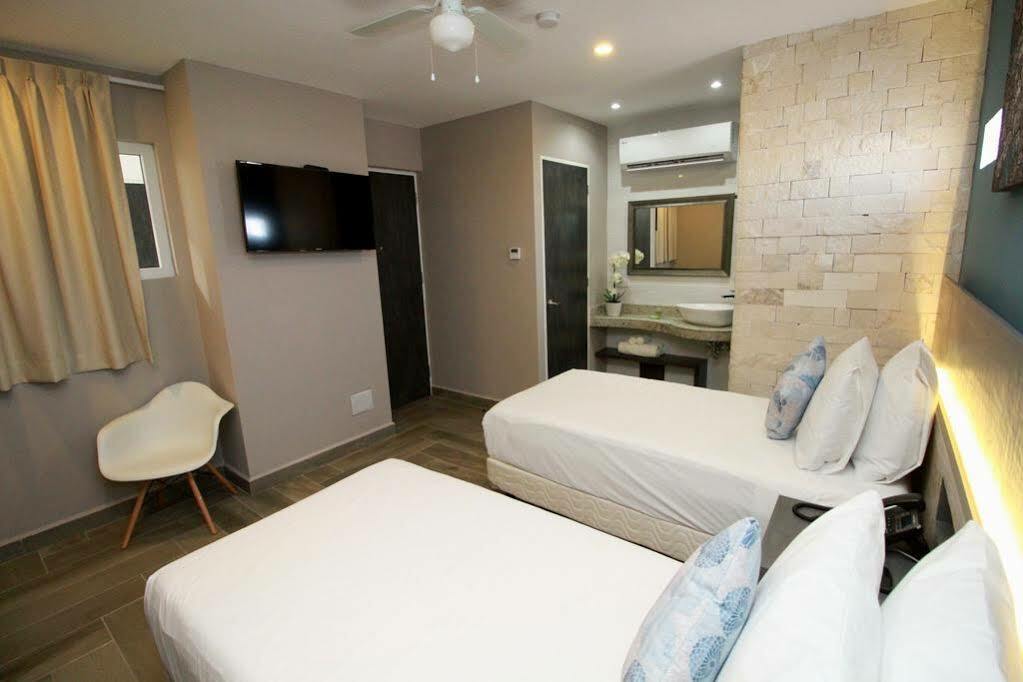 Bfh Attraction Deluxe Hotel Playa del Carmen Kültér fotó