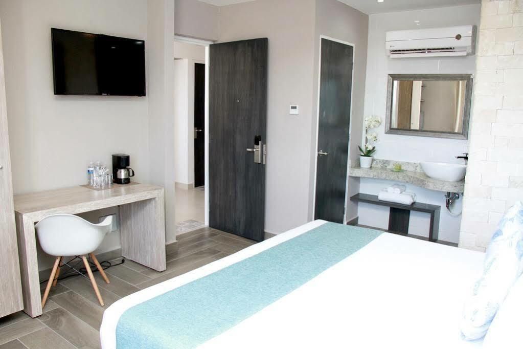 Bfh Attraction Deluxe Hotel Playa del Carmen Kültér fotó